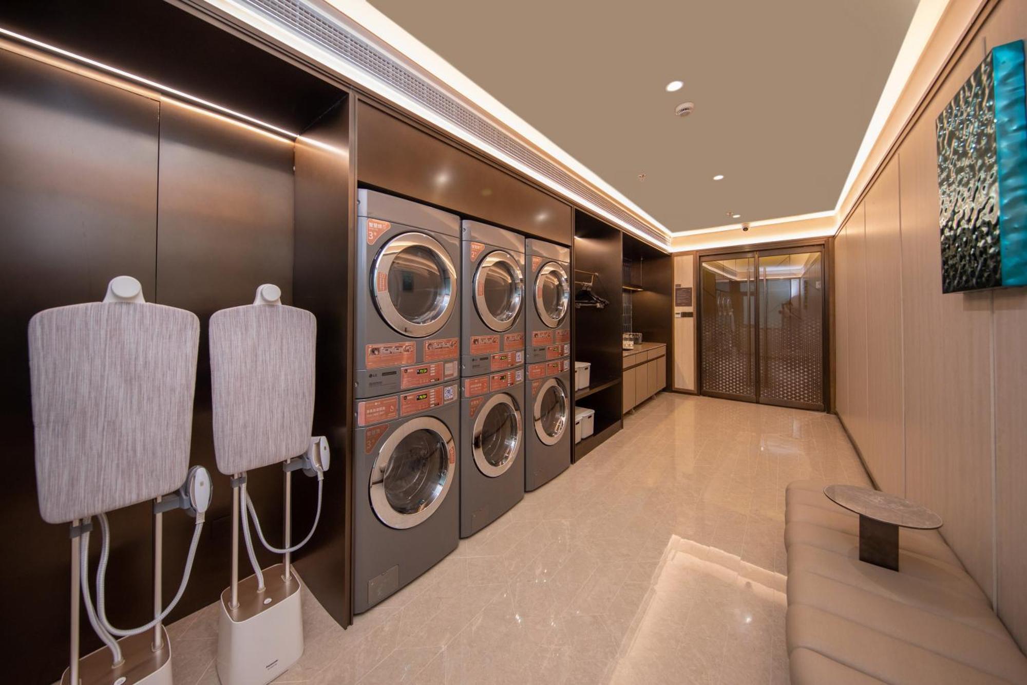 Hotel Crystal Lujiazui Oriental Pearl Tower