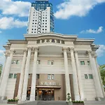 Crystal Hotel Shanghai Lujiazui Oriental Pearl Tower