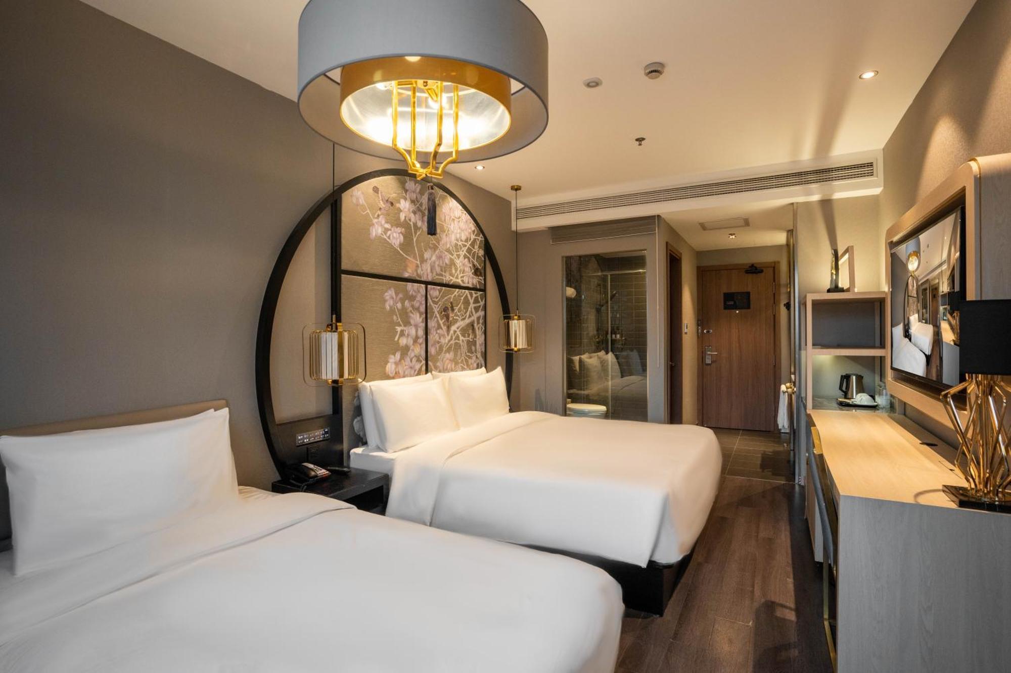Hotel Crystal Lujiazui Oriental Pearl Tower